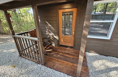 Lebanon Cabin | Bennettscape Tiny Cabin by beautiful Bennett Spring State Park Lebanon Missouri