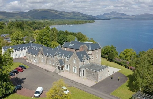 Arden Cottage | Benoch Lomond Castle - sleeps 4 guests in 2 bedrooms