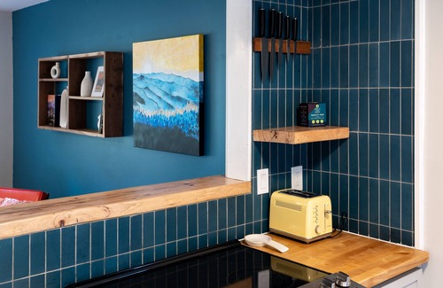 Bent Creek House | Bent Creek Bungalow - Hot Tub, Ping Pong, Foosball, Firepit, and more!