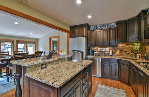 Bent Creek Ski Chalet | Bent Creek Chalet, Sauna,Jacuzzi,Fire pit and OD shower