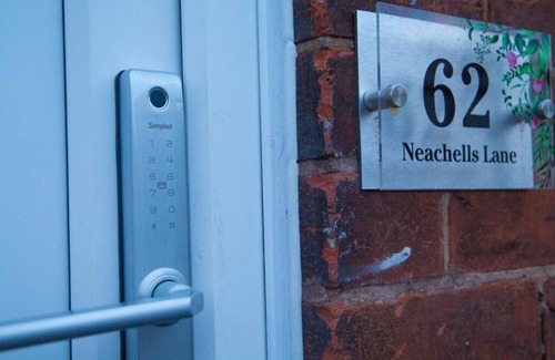 Wolverhampton House | Bentley Bridge Wolverhampton 3 Bedrooms House - Perfect for short or Long stay