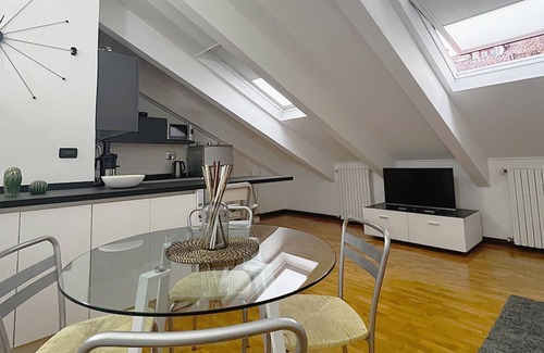 Historic Centre Apartment | Benvenuti al Nido di Porta Susa: Un Rifugio di Comfort nel Cuore di Torino