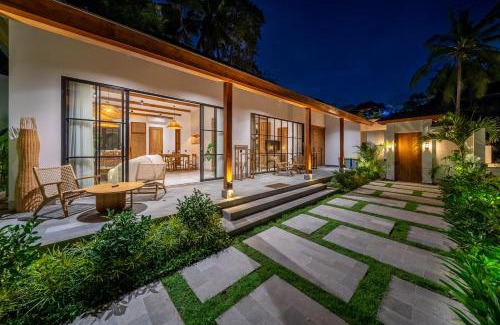 Petulu Villa | Bergamo by DH - Chic New Escape - Private Pool - Walkable Location