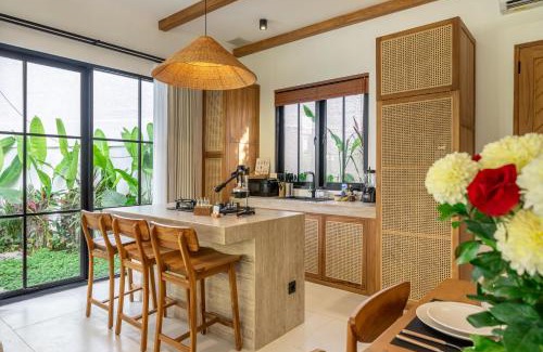 Petulu Villa | Bergamo by DH - Chic New Escape - Private Pool - Walkable Location