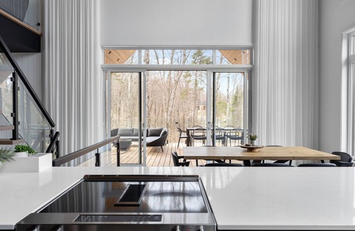 Lac Superieur Village Ski Chalet | Berghaus 8 - 15mins away from Mont-Tremblant!