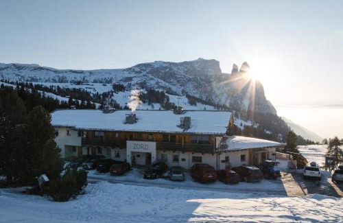 Castelrotto Hotel | Berghotel Zorzi