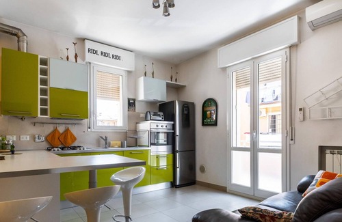 Saragozza-Porto Apartment | Bergonzoni Modern Apartment by Wonderful Italy