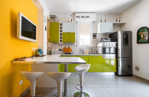 Saragozza-Porto Apartment | Bergonzoni Modern Apartment by Wonderful Italy