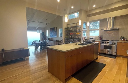 Berkeley Hills House | Berkeley Hills: Stunning Views & Luxury Home, Fab Location, Hiking Trails & City