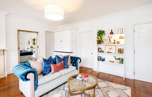 Bristol Apartment | Berkeley Suites, Suite 4