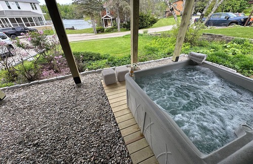 Monterey House | Berkshires Ski House on Lake Garfield w/HT Near Great Barrington