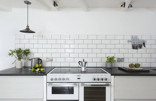 Mousehole Cottage | Berlewen - a cottage that sleeps 6 guests in 3 bedrooms