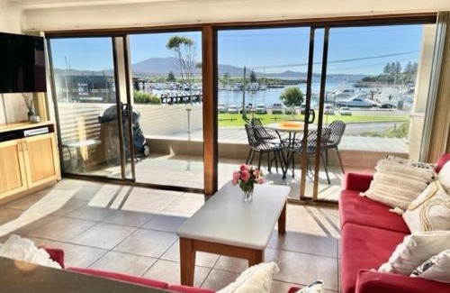 Bermagui Apartment | Bermagui Stays - 2 bedroom Apartment - Amazing views & location