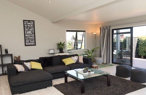 One Tree Point Cottage | BERMUDA BEAUTY - ONE TREE POINT HOLIDAY HOME in Whangarei District