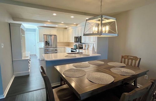 North Shore Condo | Bernard's Best! 4 bedroom vacation patio home on Smith Mountain Lake!
