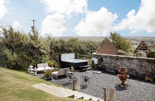 Hartland Cottage | Berry Barn is a tranquil haven nestled in an Area of Outstanding Natural Beauty