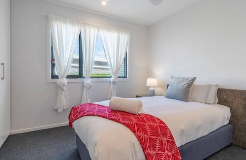 Berry House | Berry Delight - stunning, sweeping district views