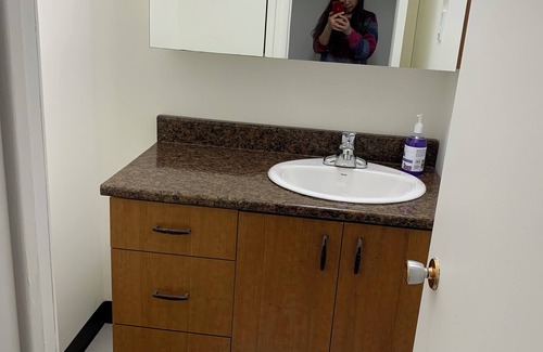 Valleyfield Apartment | besides lake hospital, supermarket, swimming pool;rent for roomor family