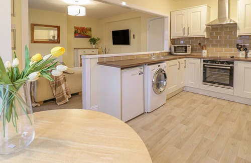 Llandudno Cottage | BESIDE THE SEA - IN TOWN, pet friendly in Llandudno