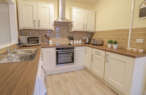 Llandudno Cottage | BESIDE THE SEA - IN TOWN, pet friendly in Llandudno