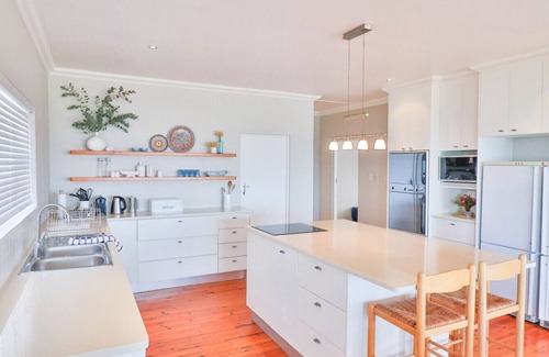 Kleinmond House | Beskuit vir Ontbyt | Ocean breeze | Coffee and rusks