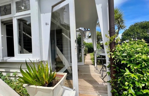 Devonport Apartment | Bespoke Stays - Holiday Beach Side Apartment