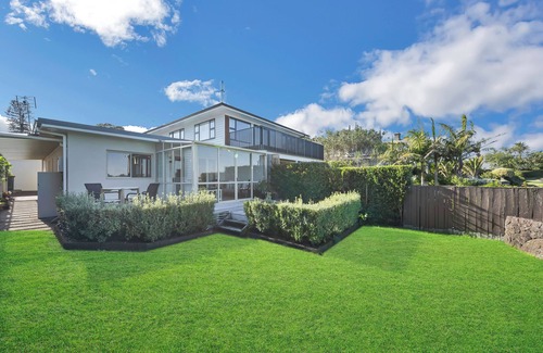 Devonport House | Bespoke Stays - Modern Elegance