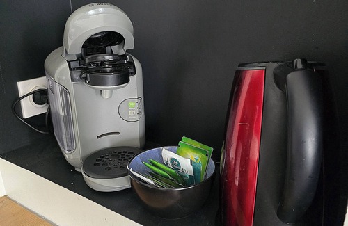 Angouleme Apartment | Besson Bey II - Ideal for couples & professionals - Patio - WiFi - Near train station - City center