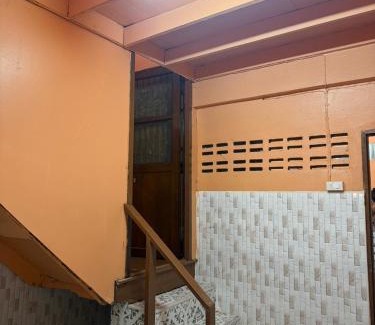 Bang Yi Ruea House | best 148 train staytion