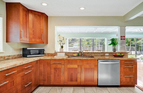 South Lake House | Best Area Spacious 4BR Heated Pool Mins To Beach