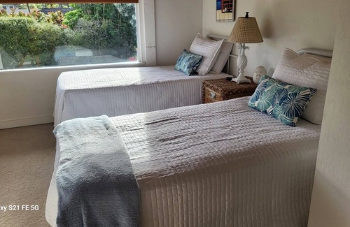 Hanalei Palms House | Best beach location! Mtn views! TVNC1320 TA-GE Tax 039-848-7552-01 Tsunami zone