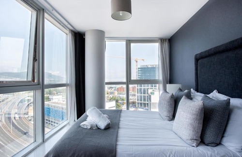 Belfast City Centre Apartment | Best City Views, Sleeps 6, Fabulous Interiors