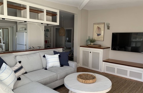 Yachting Village Apartment | Best Downtown Location! Monthly 2-BR Apartment with AC/patio/grille/parking!