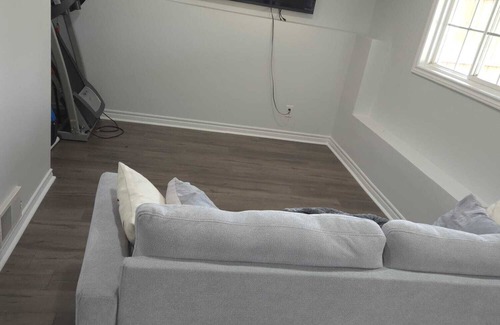 Chapel Hill South Apartment | Best Family Friendly appartement and peaceful nGateway heart of Ottawa On.