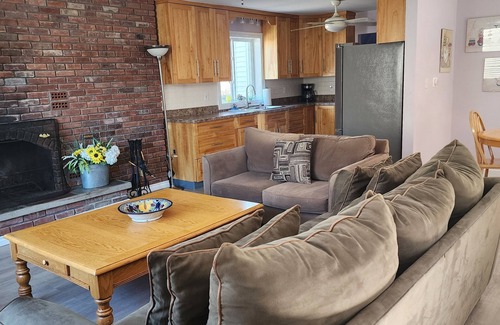 Lake George House | Best family vaca location! Spacious 4 bedroom alongside Million Dollar Beach