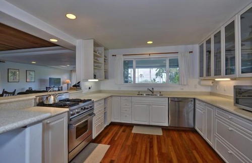 Hilo House | Best Hilo Location. Luxury Ocean Frt, black sand & turtles @ Richardsons Beach