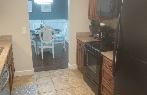 Saint Simons Heights Condo | Best Location NO STEPS All Ground Level Gated Condo Pool Just Remodeled Quiet