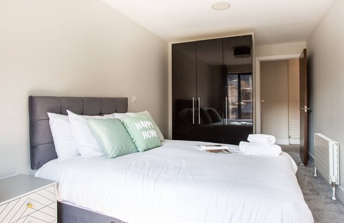 Belfast Central District Condo | Best Location 5* Luxury Living City Centre Parking
