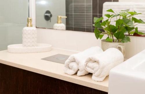 North Bondi Apartment | Best location at Bondi Beach, on the beach!
