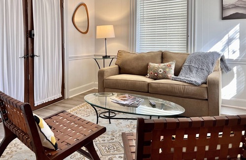 Harpers Ferry Apartment | Best location! Baltimore Suite @ historic 1799 Inn