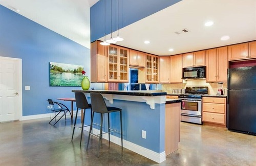 Bouldin House | Best.Location.Ever. SXSW now available!