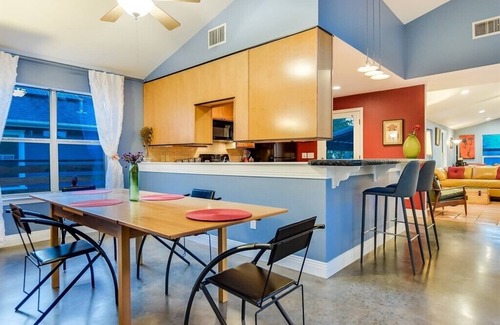 Bouldin House | Best.Location.Ever. SXSW now available!