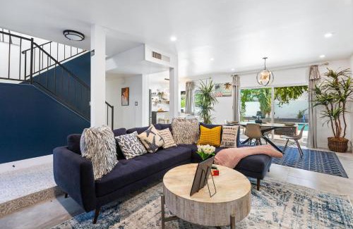 Winchester House | BEST LOCATION HOME w POOL - LV Convention & 3 mi STRIP & Fremont