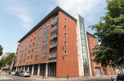 Belfast Central District Apartment | Best Location in Belfast! Free Parking-Luxury Accommodation