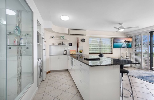 Cairns Central Business District Apartment | Best Location in Cairns - Ocean Views