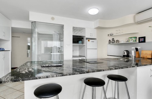 Cairns Central Business District Apartment | Best Location in Cairns - Ocean Views