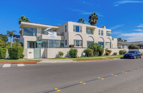 Coronado House | Best location in Coronado!nMessage for special short term and long term rates.