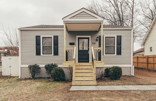 East End House | Best location in East Nash! 1.5 miles to Nissan Stadium and downtown Nashville!n