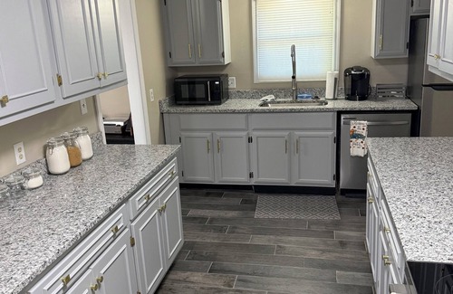 Hemlock House | Best location in Kokomo, close to everything. New everything- 3 Br 2 1/2 Ba