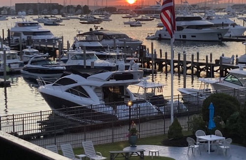 Historic Hill Condo | BEST Location in Newport on Thames St! Newport On Shore Resort - 6/19-6/26/2026
